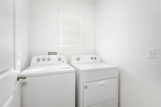 Building Photo - 35694 Sunflower Hl Dr