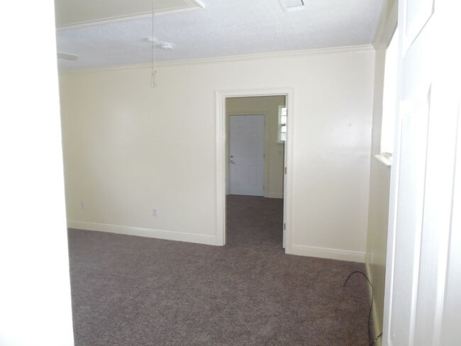 Building Photo - 2 Bedroom, 1 bath home in Marrero