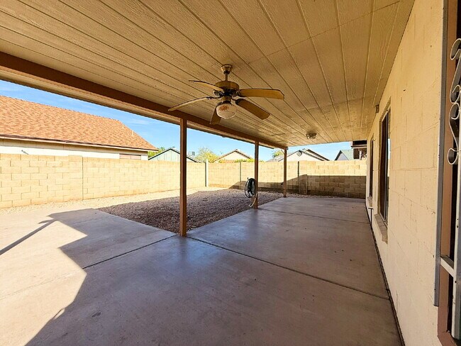 Building Photo - Charming 3-Bedroom Home for Rent in Highly Desirable Peoria School District!