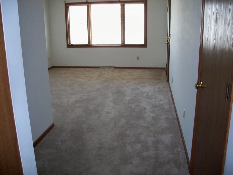 Building Photo - 2051 Cliff Alex Ct S