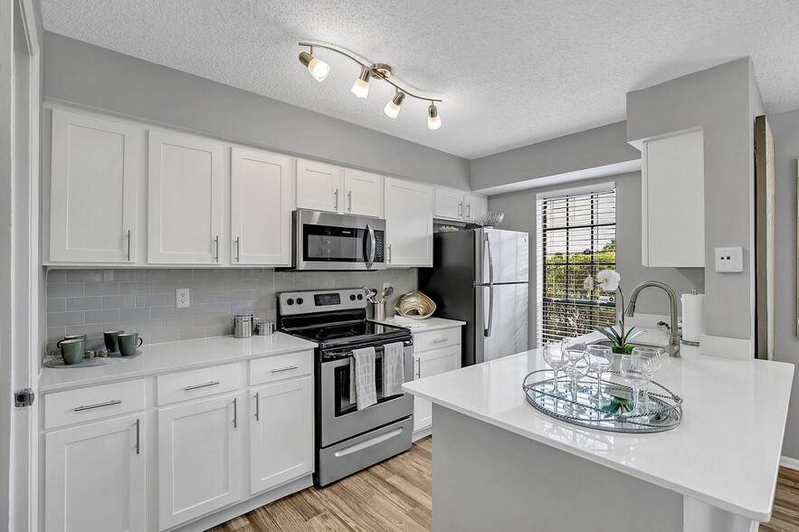 Rosemont Windermere 6421 Conroy Rd Orlando FL 32835 Apartment Finder