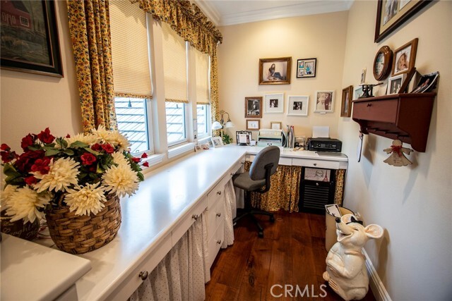 Building Photo - 27016 Island