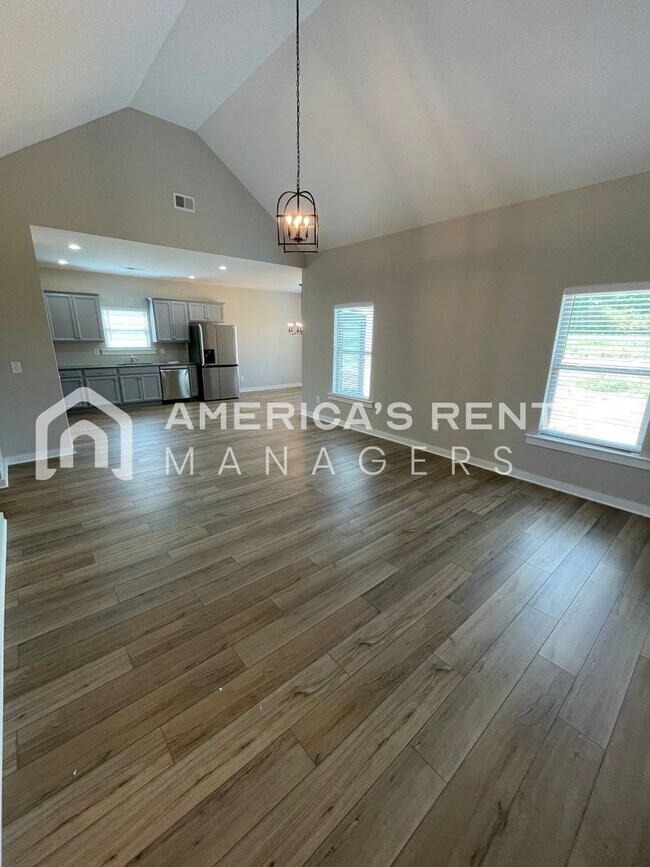 Building Photo - Home for Rent in Eastaboga, AL!! Available...