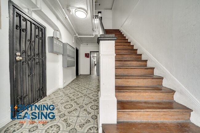Building Photo - 147-143 Normandie Ave