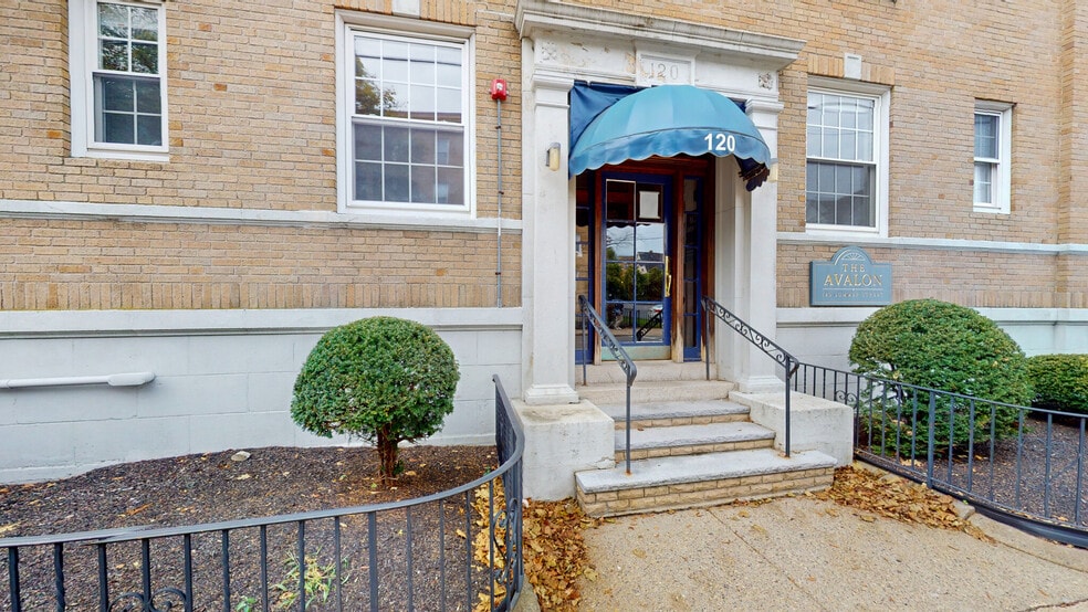 Building Photo - 120 Summer St