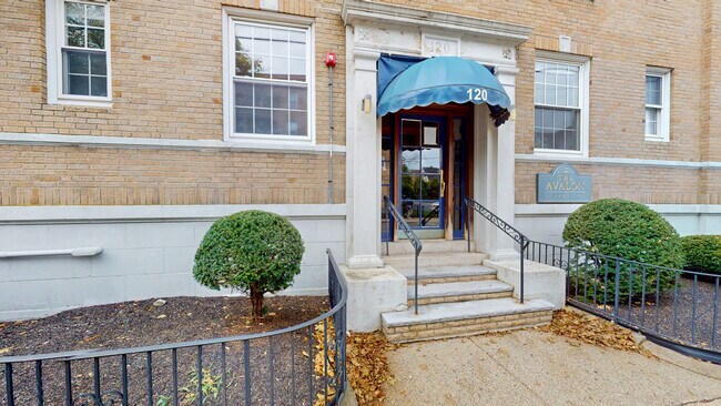 Building Photo - 120 Summer St