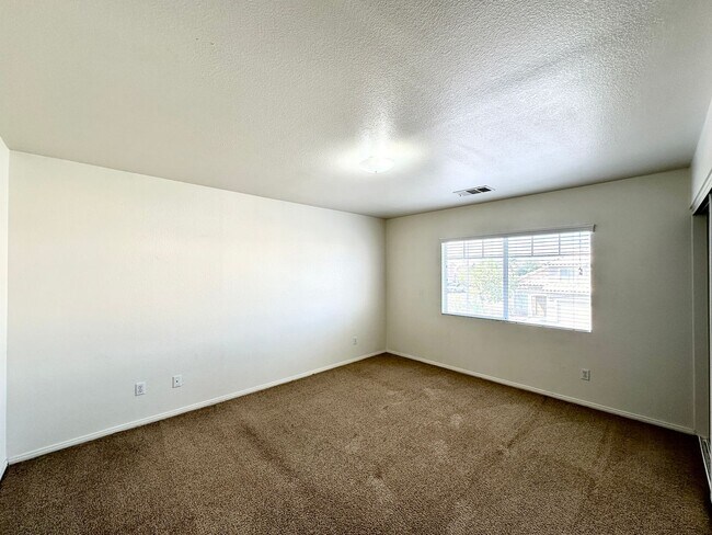 Building Photo - Cimarron Village