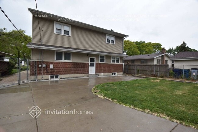 Building Photo - 307 Poplar Ave