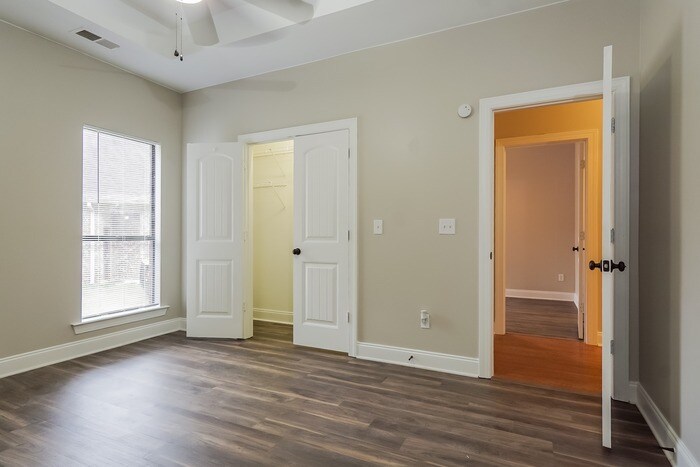 Building Photo - 5509 Timber Leaf Trail