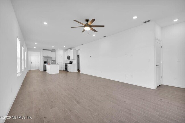 Building Photo - 302 Lake Sinclair St