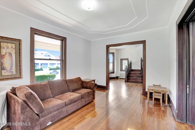Building Photo - 307 Spier Ave