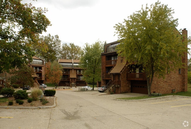 Primary Photo - Society Manor