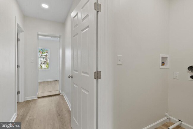 Building Photo - 112 N Hilton St