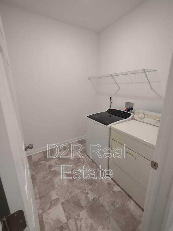 Building Photo - 1199 Saticoy Ct