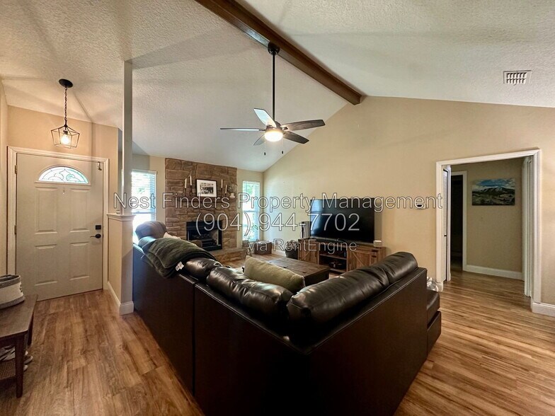 Building Photo - 2051 Oak Water Dr