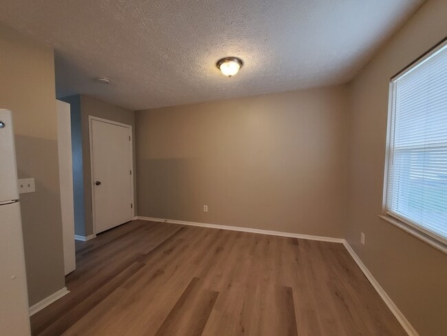 Building Photo - 2598 Sawbury Blvd
