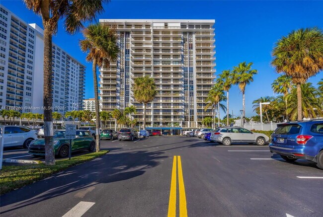 Building Photo - 3031 N Ocean Blvd