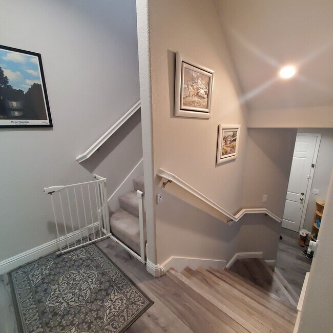 Building Photo - Modern Concord Townhouse 3/2.5 near BART &...