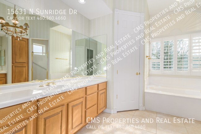Building Photo - 15631 Sunridge Dr