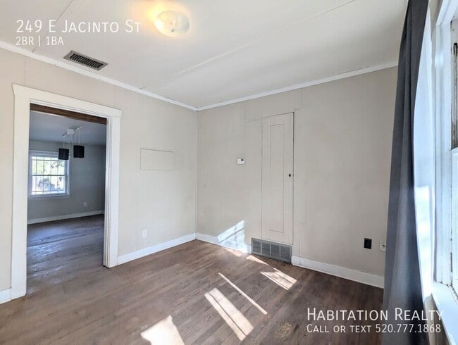 Building Photo - 249 E Jacinto St