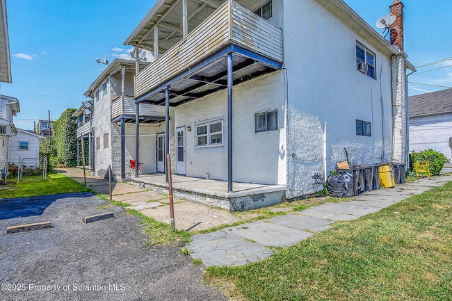 Primary Photo - 1001 Washburn St
