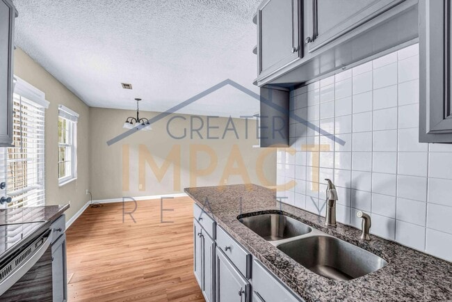 Building Photo - 1045 Blinken St