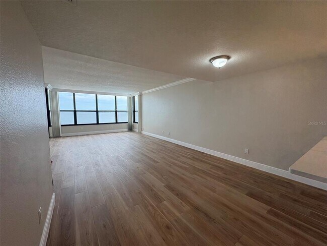 Building Photo - 250 Woodette Dr