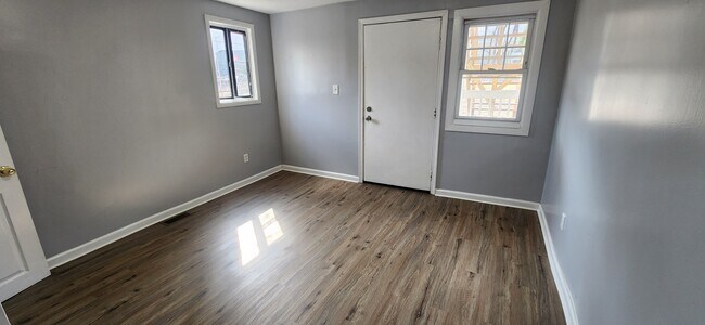 Building Photo - 1126 Kerlin St