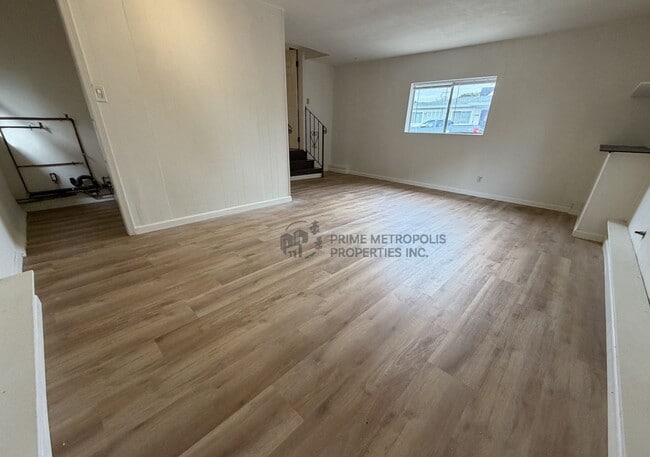 Building Photo - 999 31st St