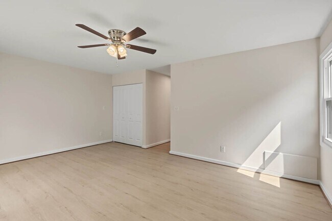 Building Photo - 300 Smoots Ln