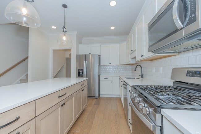 Building Photo - 3390 White Oak Trl