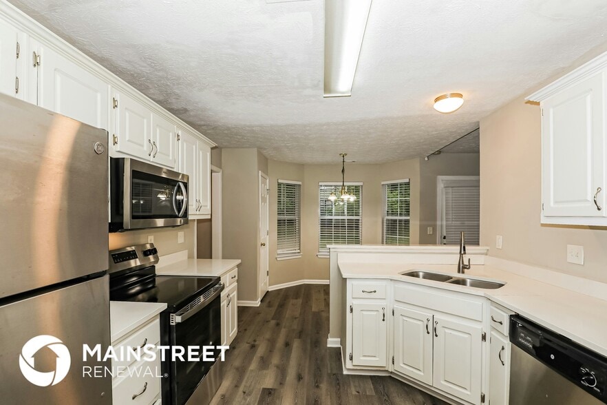 Building Photo - 388 Sawgrass Way