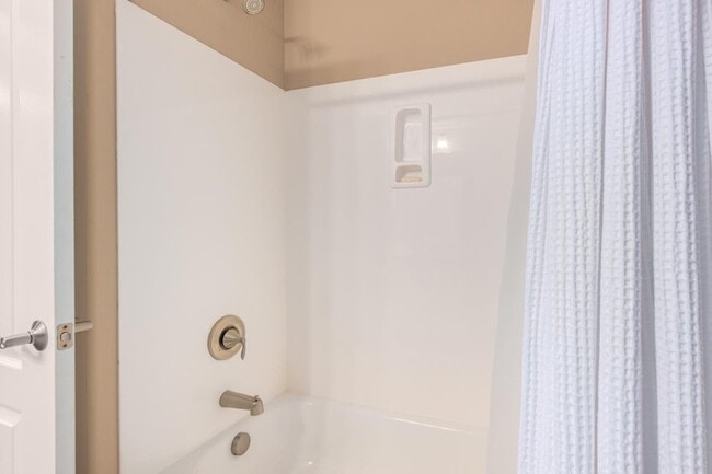 Building Photo - 2425 W Bronco Butte Trl