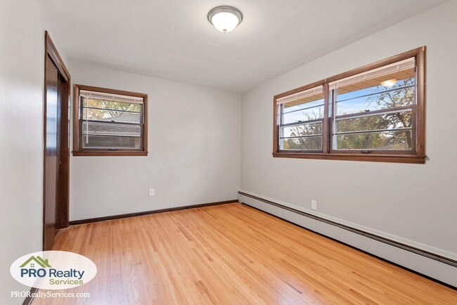 Building Photo - 3 Bedroom Home in Crystal