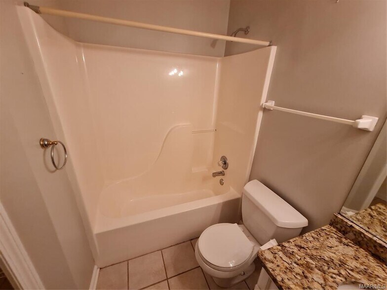 Building Photo - 6604 English Oak Ct