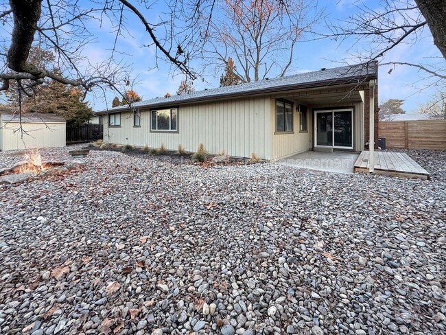 Building Photo - 4639 S Cochees Ave