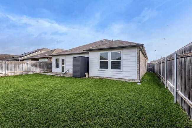 Building Photo - 525 Sebring Cir