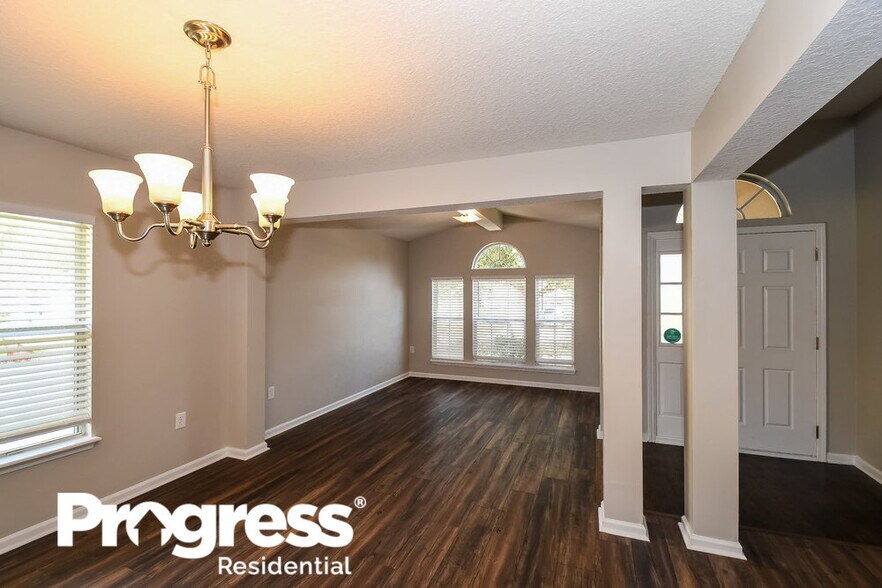 Building Photo - 14064 Fish Eagle Dr E