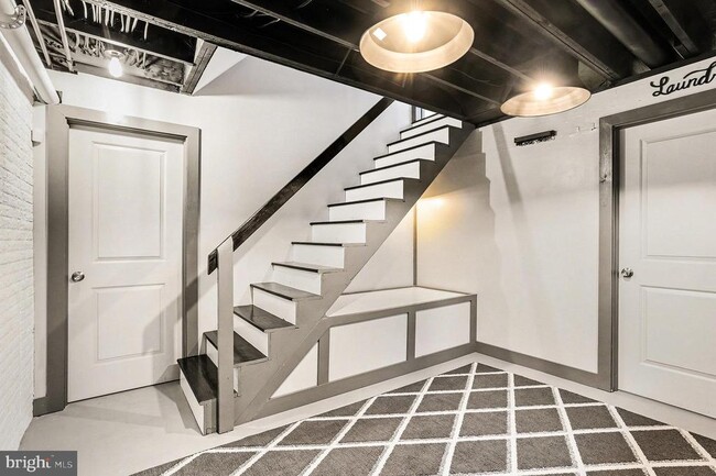 Building Photo - 85 Railroad Ave