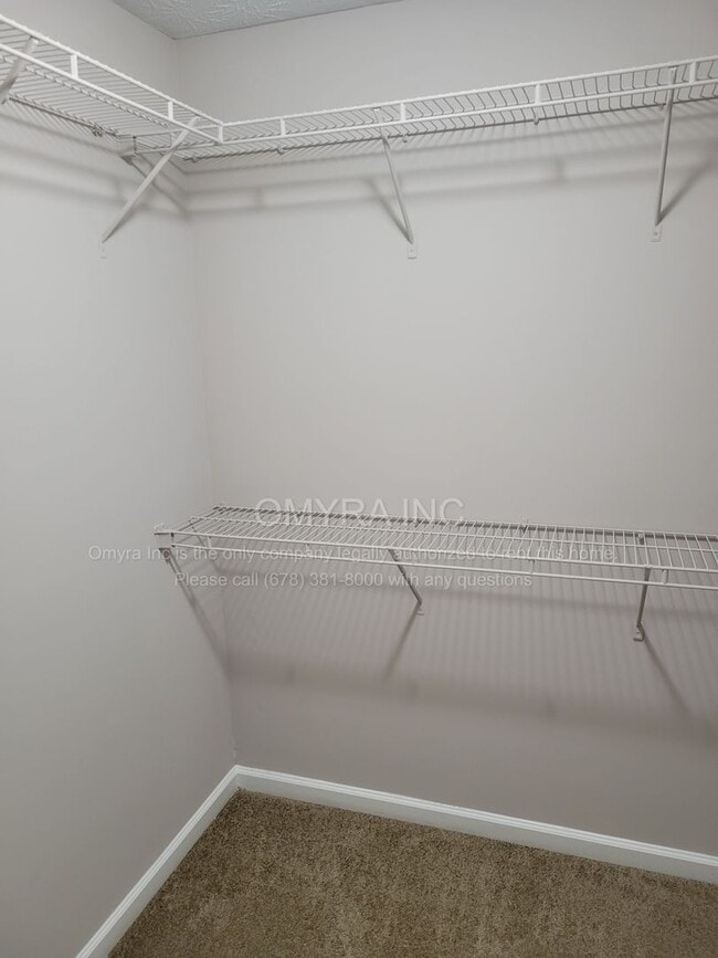 Building Photo - Beautiful 3 Bedroom Townhouse in Decatur!