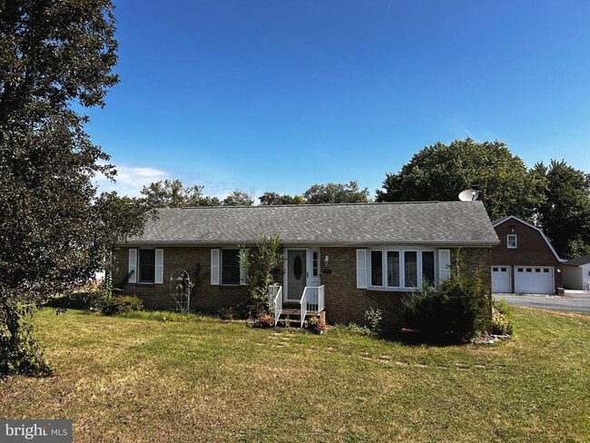 Building Photo - 3290 Shawnee Dr