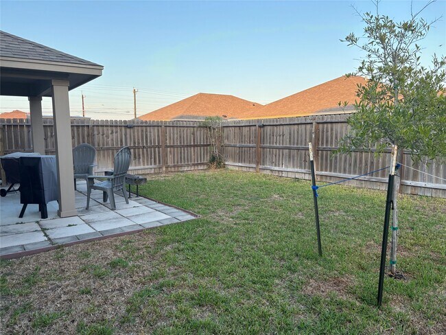 Building Photo - 7510 Loyd Neal Dr