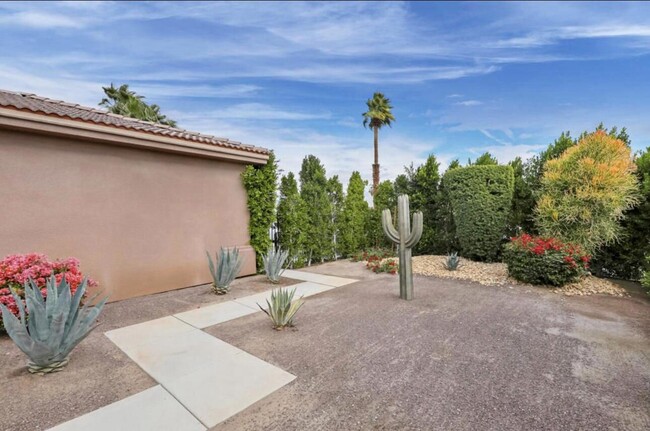 Building Photo - 31715 Avenida Alvera