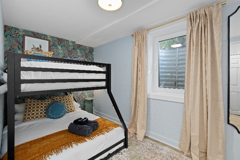 Building Photo - 5831 W 110th Pl