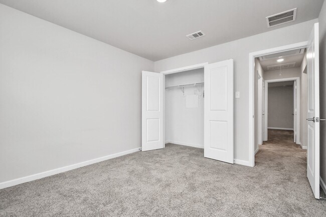 Building Photo - 1218 Raburn Run Ln