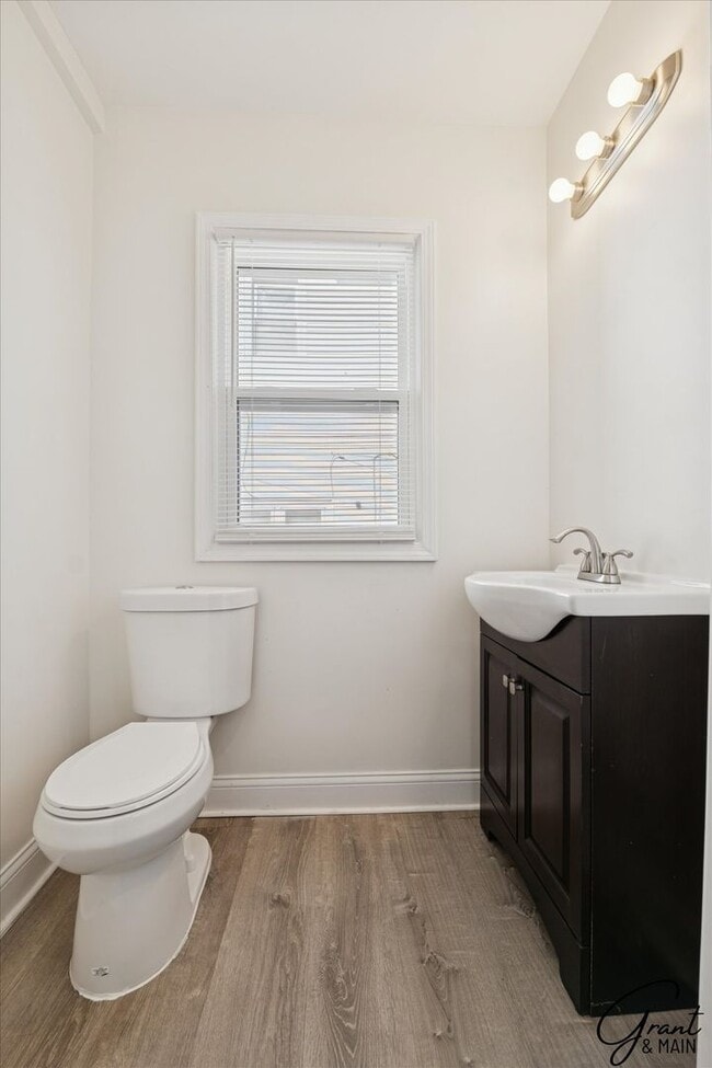 Building Photo - $1300 - Renovated 3 Bedroom
