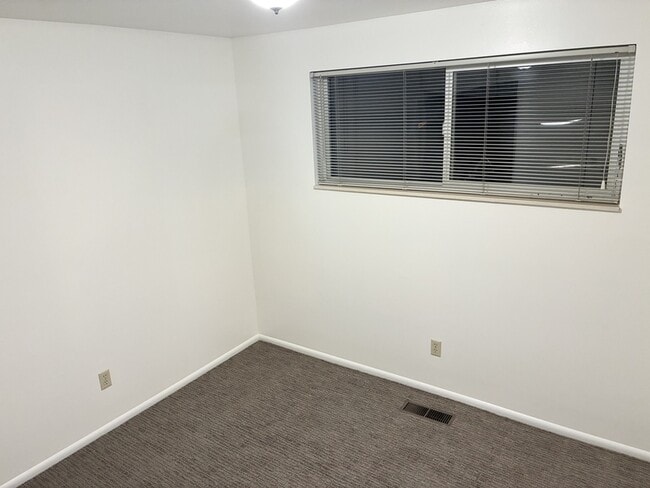 Building Photo - 1127 E 960 S