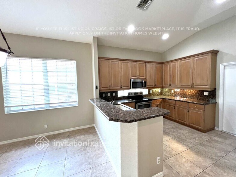 Building Photo - 2455 Sandy Cay