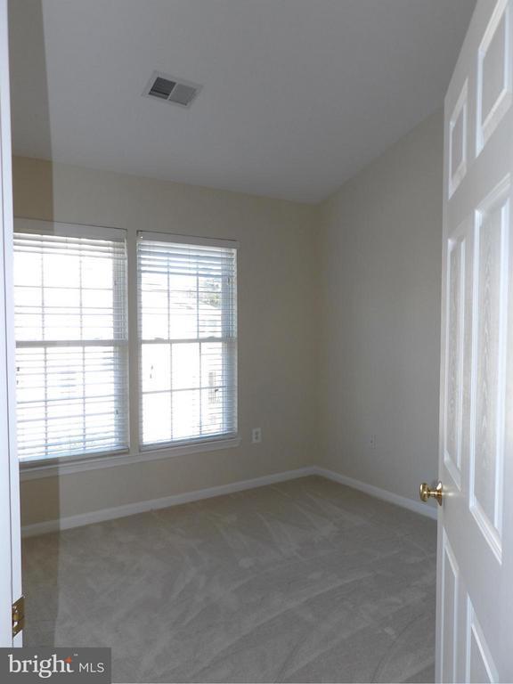 Building Photo - 4142 Fairfax Center Creek Dr