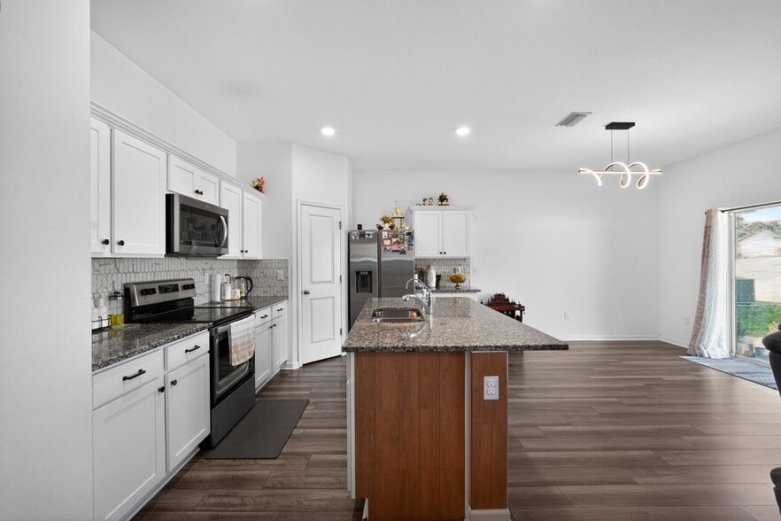 Building Photo - 35568 Shade Fern Ln
